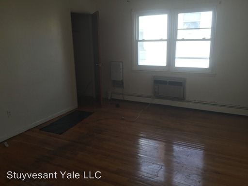 Primary Photo - 255 E 21st St