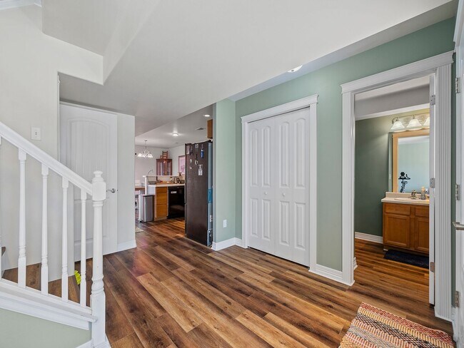 Foto del edificio - Spacious 3 Bed 2.5 Bath in Cheyenne Availa...