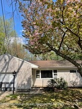 Building Photo - 209 Oakhurst Rd