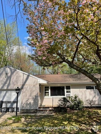 Building Photo - 209 Oakhurst Rd