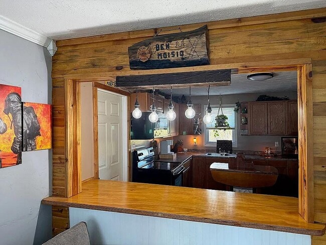 Building Photo - 4966 Collins Dr