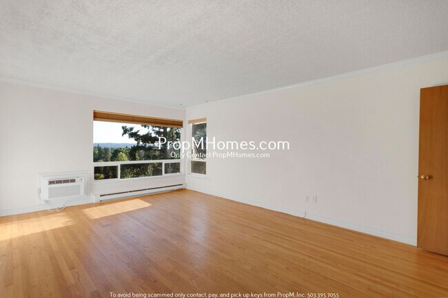 Building Photo - Cozy Two Bedroom Condo w/ Amazing Views!