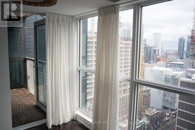 Photo du bâtiment - 386 Yonge St