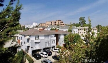 Building Photo - 10982 Roebling Ave