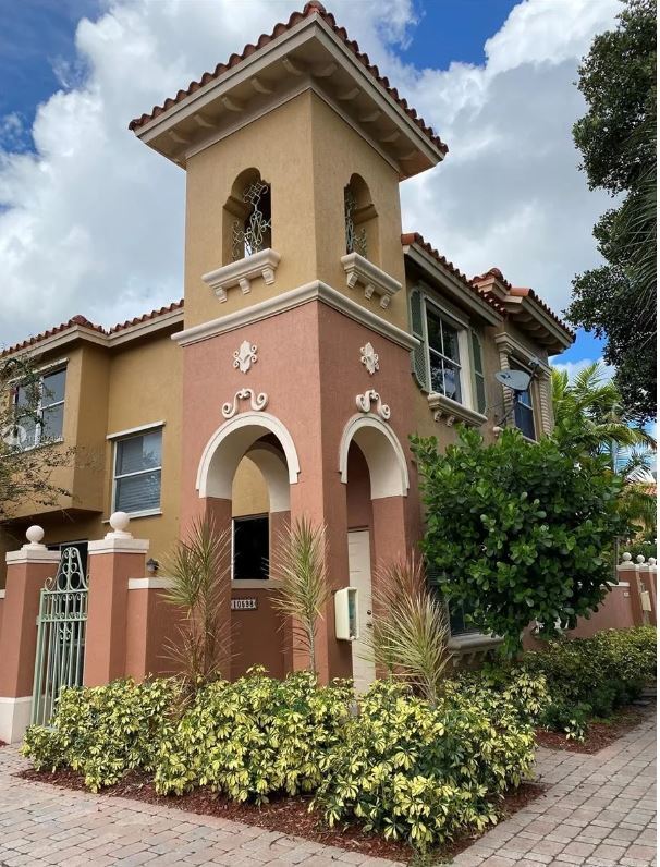 Foto del edificio - 10598 SW 6th St
