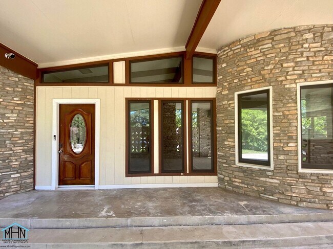 Foto del edificio - Gorgeous gem! 4 bed/2 bath single-story ho...