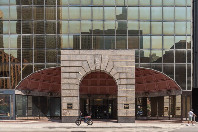 Foto del edificio - 10 E Ontario St