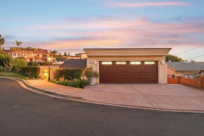 Foto del edificio - La Jolla Home with Ocean Views! Solar and AC