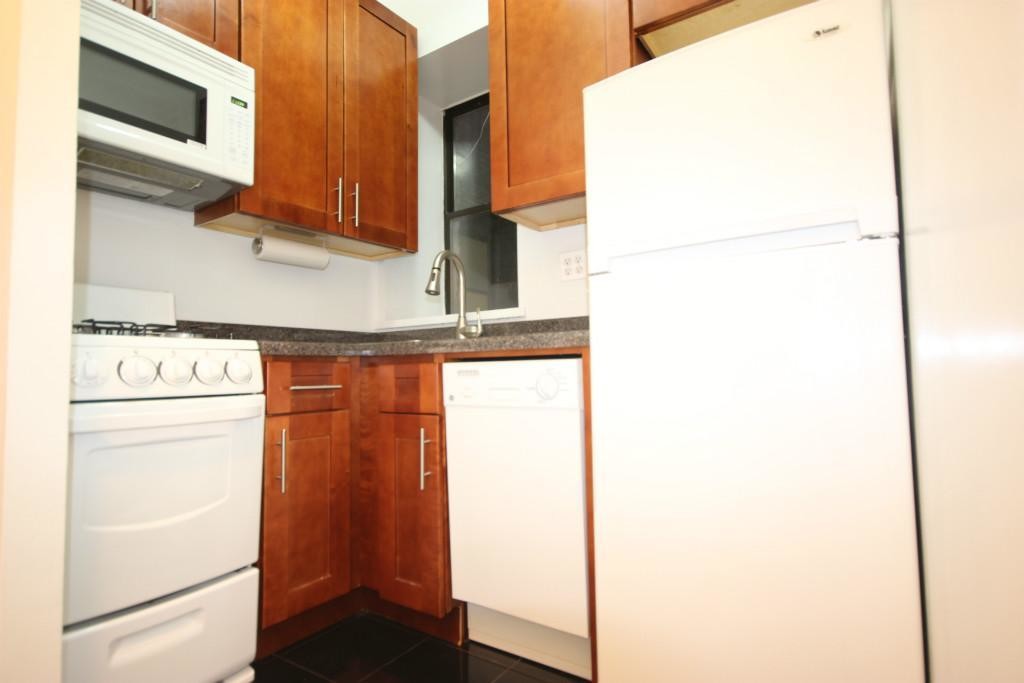 Foto del edificio - 235 E 13th St