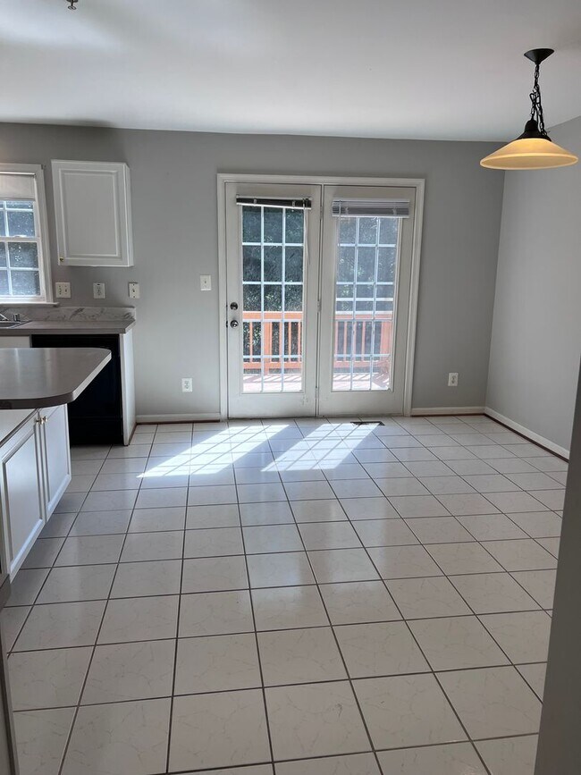 Building Photo - 4 Bedroom Townhome in Hunt Valley