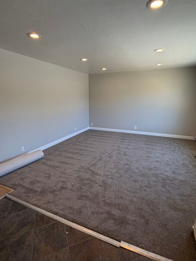 Foto del edificio - Spacious West Valley Home!!!