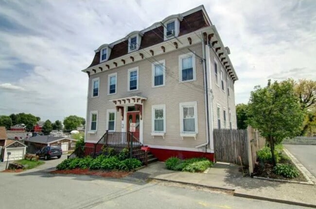 Building Photo - 6 George St