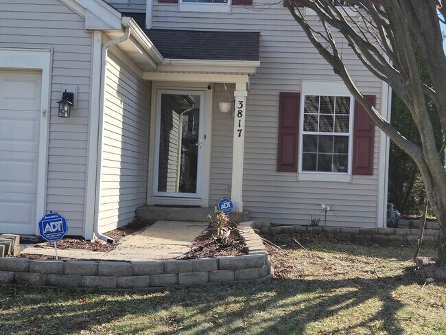 Building Photo - 3817 Baybrook Dr