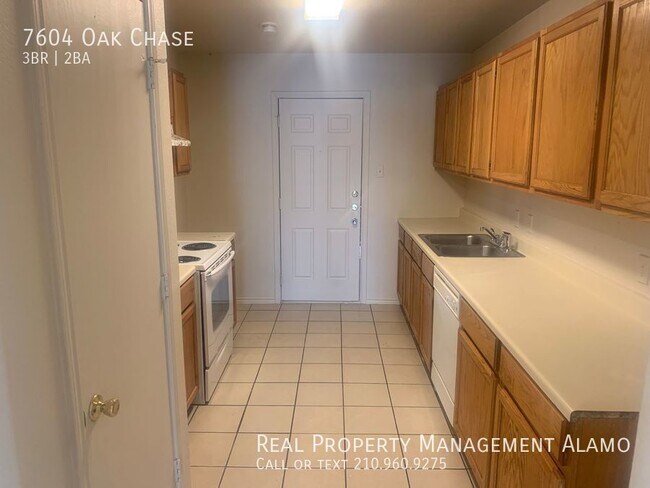 Foto del edificio - 7604 Oak Chase