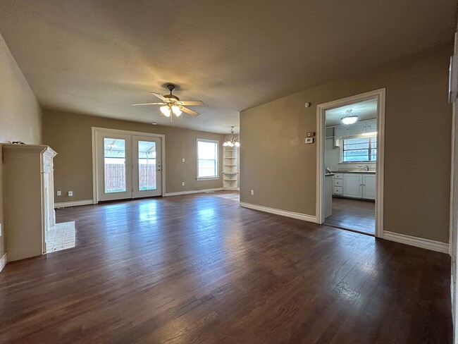 Building Photo - Cute house close to Texas Tech campus.