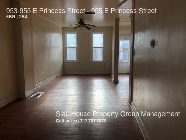 Building Photo - 953 E Princess St