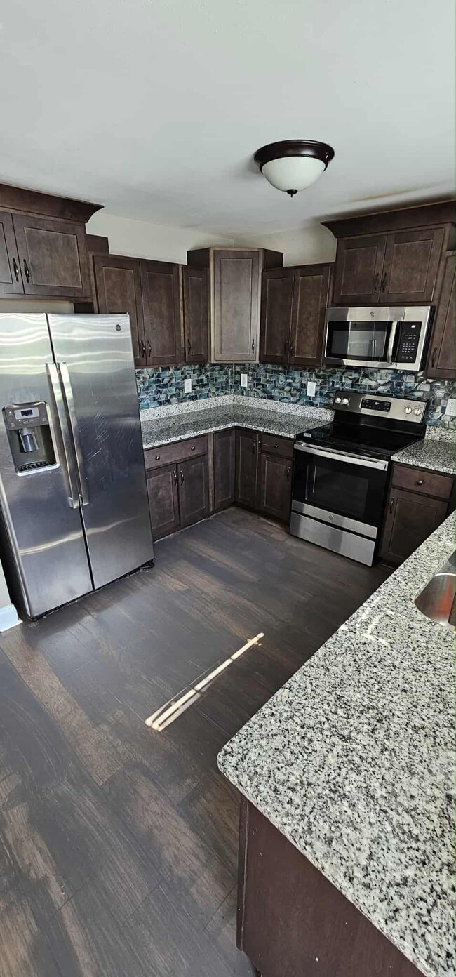 Building Photo - 708 Banister Dr