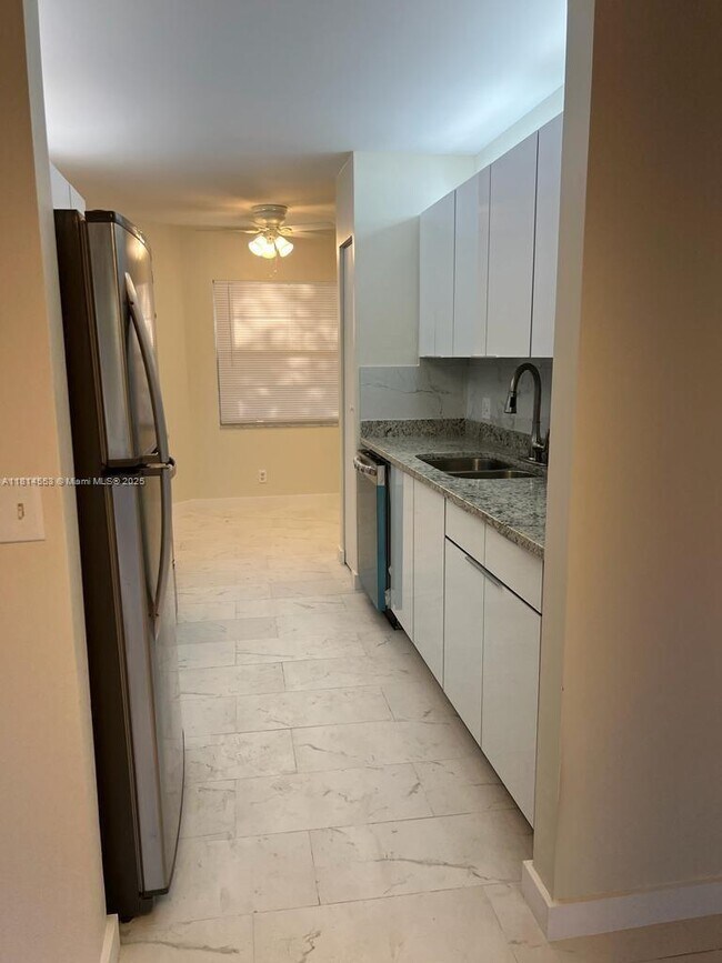 Foto del edificio - 1351 SW 125th Ave
