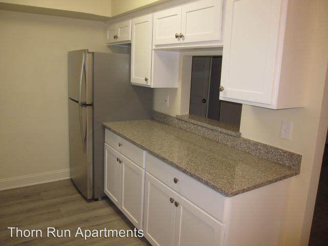Building Photo - 300 Lee Dr
