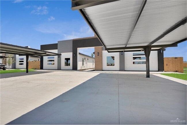 Building Photo - 609 Buccaneer Dr