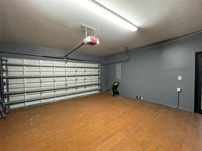 Foto del edificio - 16820 NW 79th Pl