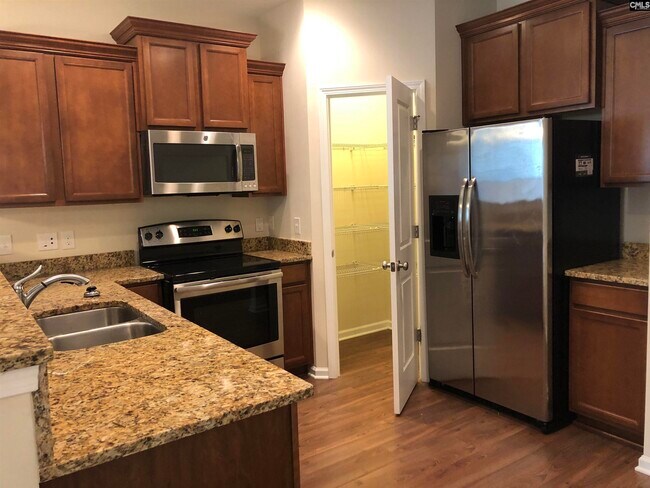 Foto del edificio - 636 Spanish Oak Dr