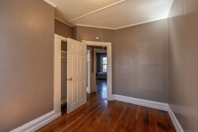 Building Photo - 118-120 Westland St