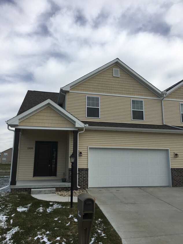 1320 Myrtle Beach Ave, Champaign, IL 61822 Townhome Rentals in Champaign IL