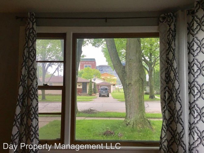 Building Photo - 4 br, 1.5 bath House - 1222 Thorndale St.