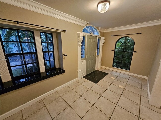 Foto del edificio - 38 SW 6th St