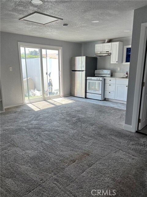 Foto del edificio - 7068 Calvin Ave