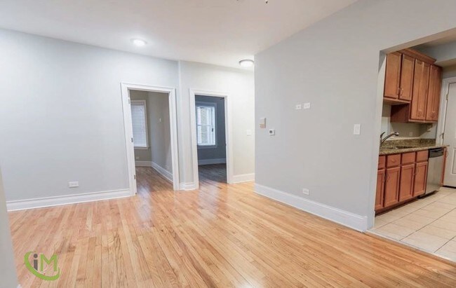Building Photo - 913 N Francisco Ave