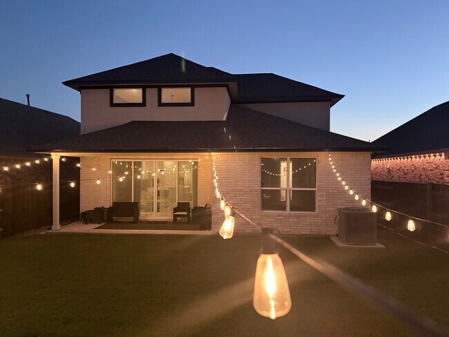 Foto del edificio - 2024 Wilsons Warbler Dr