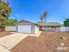 Building Photo - 552 Luna Dr