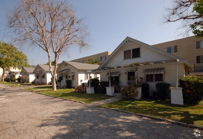 Foto del edificio - 5038 Ellenwood Dr