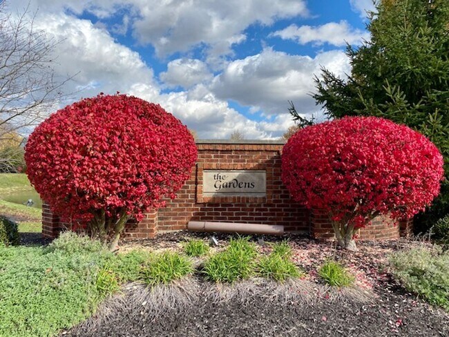 Building Photo - Wonderful 3 Bedroom 2 Bathroom Red Brick F...