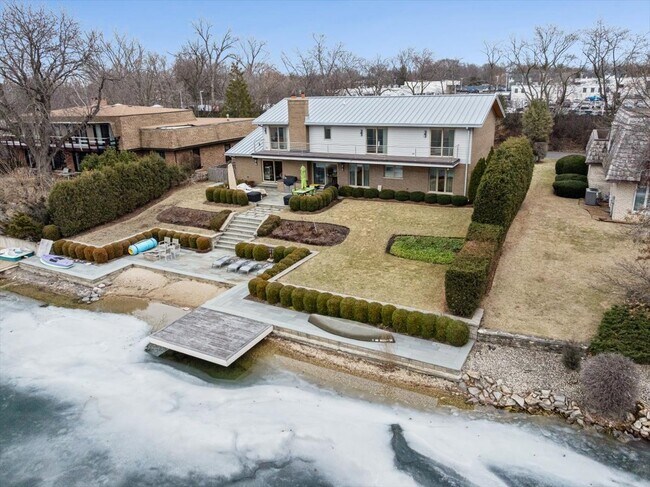 Foto del edificio - 2076 Valley Lo Ln