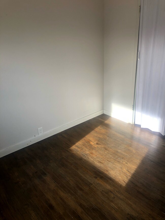 Building Photo - 1309 W Monroe St