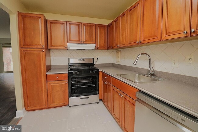 Photo - 6010 Westchester Park Dr Apartment