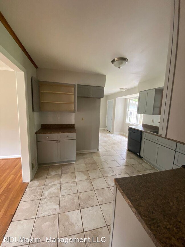 Foto del edificio - 3 br, 2 bath House - 542 N. Hairston Road