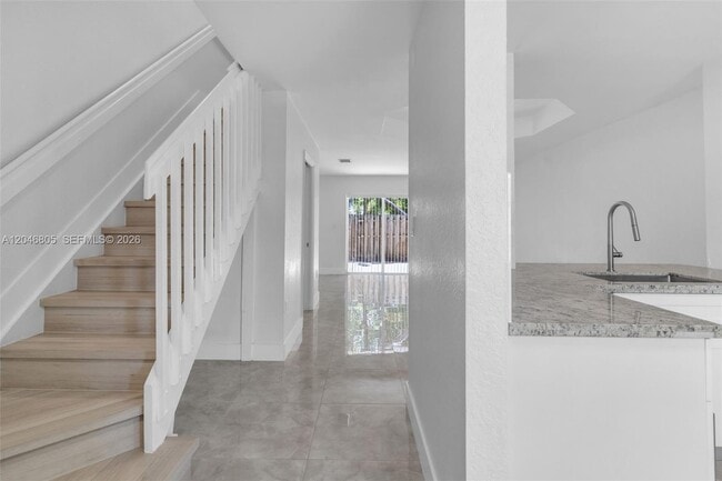 Building Photo - 14231 SW 120th Ct