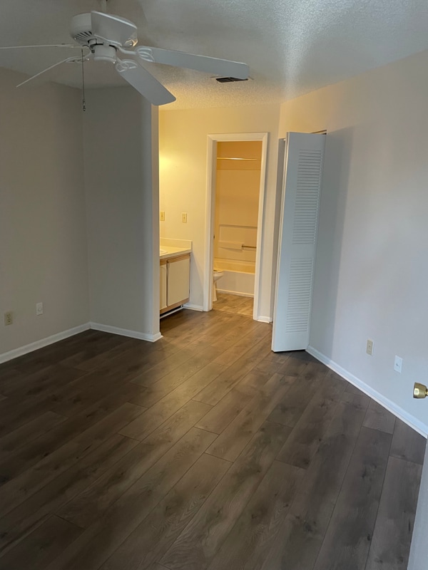 Foto del edificio - 732 Secret Harbor Ln