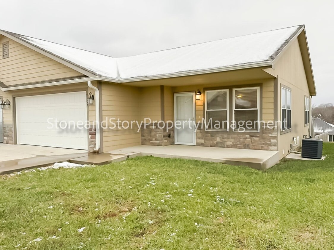 Foto principal - 3 Bedroom 2.5 bath