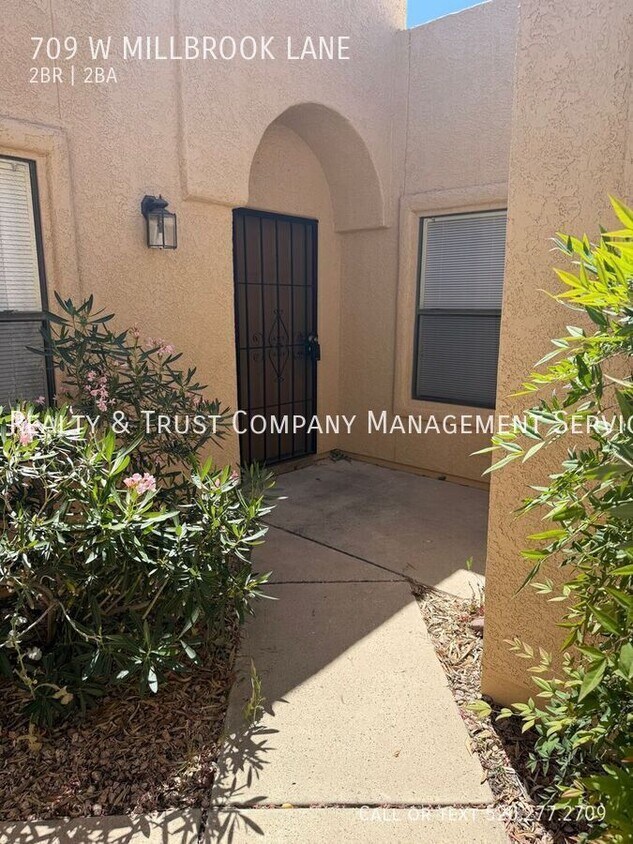Photo - 709 W MILLBROOK LANE-