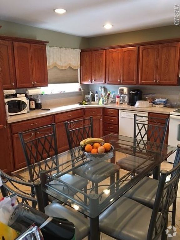 Apartamentos de renta en Massapequa Centre Jerusalem Avenue