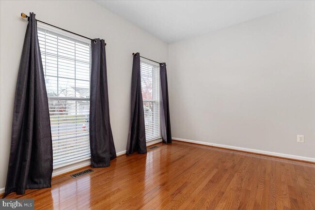 Foto del edificio - 18688 Potomac Station Dr