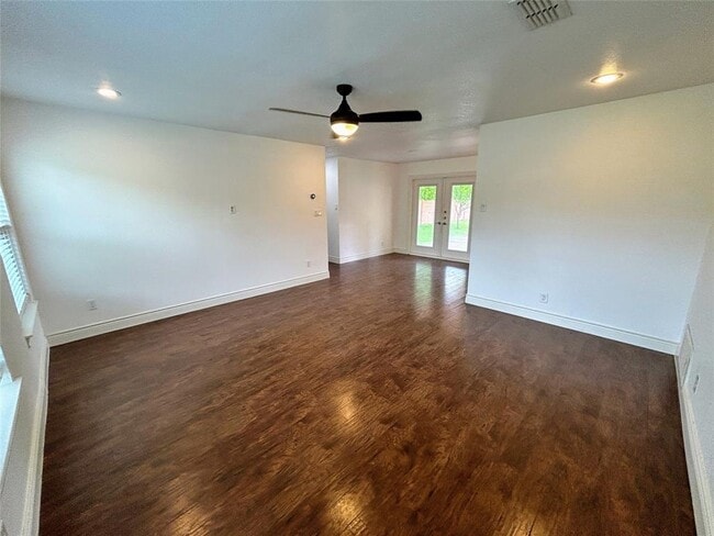 Foto del edificio - 6214 Haney Dr