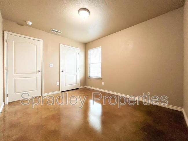 Building Photo - 4809 Deep Drive