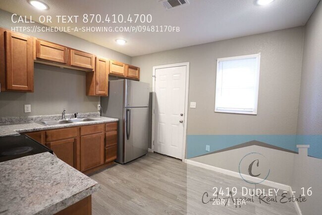 Building Photo - Move in special $550!! Recently renovated ...