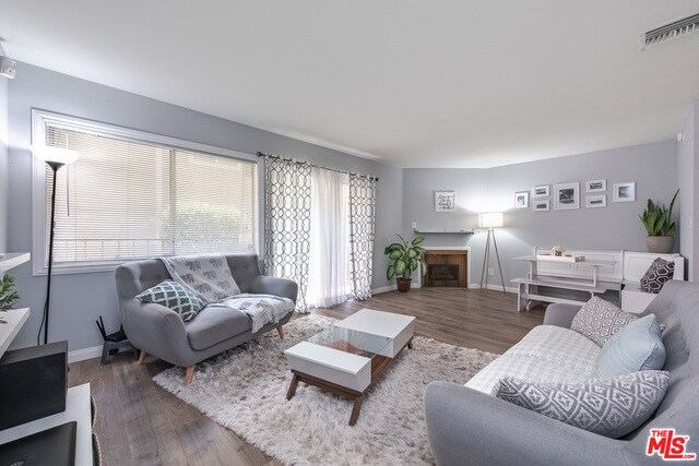 Foto principal - 741 E Nutwood St